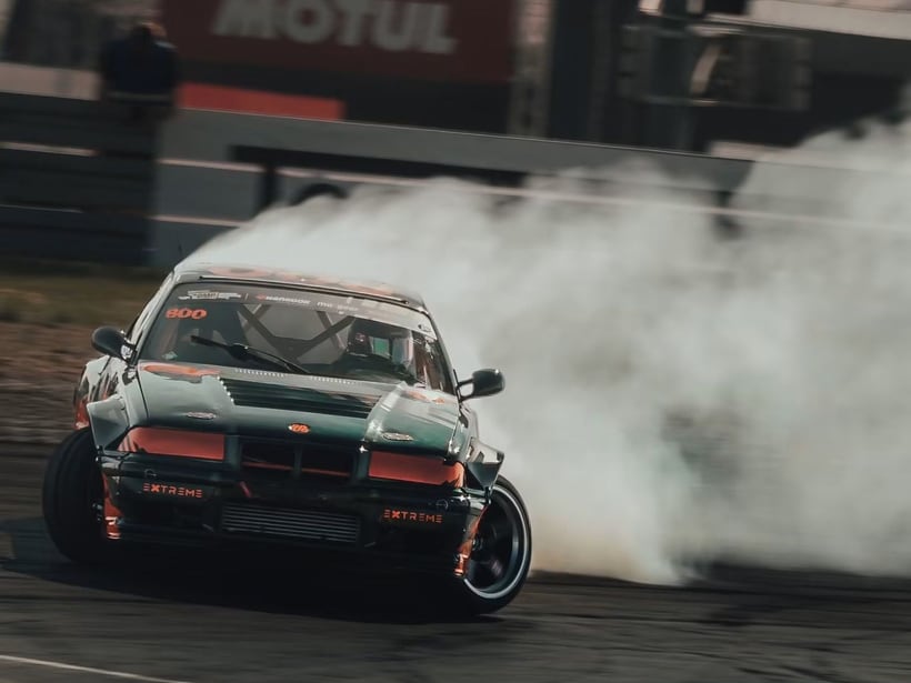 BMW E36 BUBUFIGHTER w akcji na torze — zdjęcie z galerii